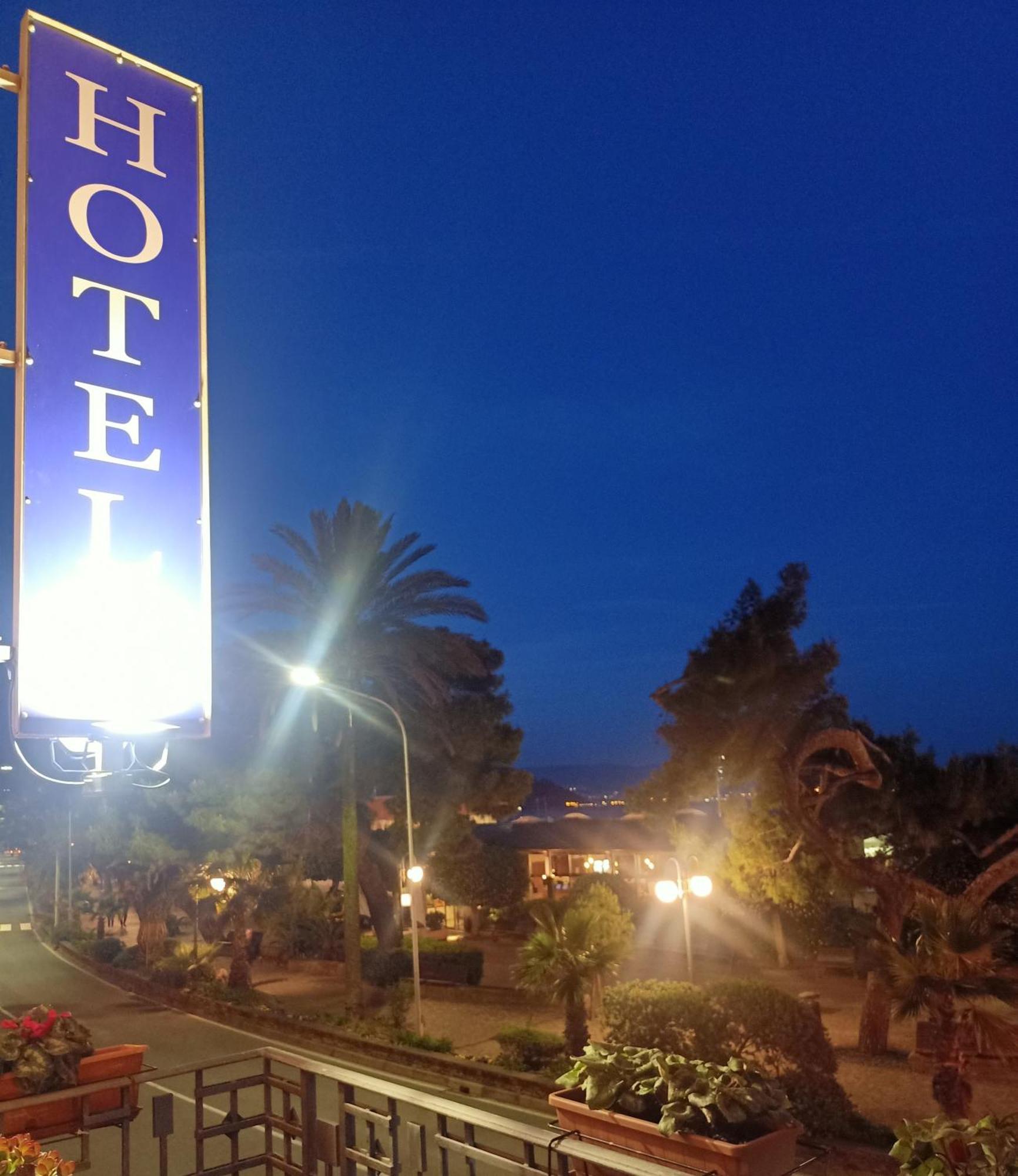 Hotel Serena อาเรนซาโน ภายนอก รูปภาพ